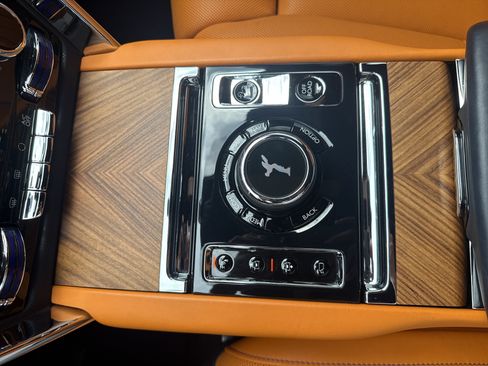 Certified 2021 Rolls-Royce Cullinan AWD/4WD image 47