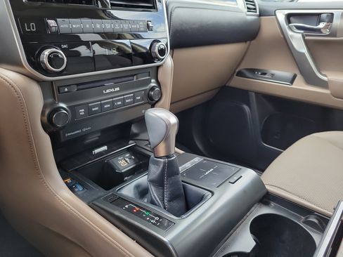 Used 2023 Lexus GX 460 Premium w/ Premium Package AWD/4WD image 27