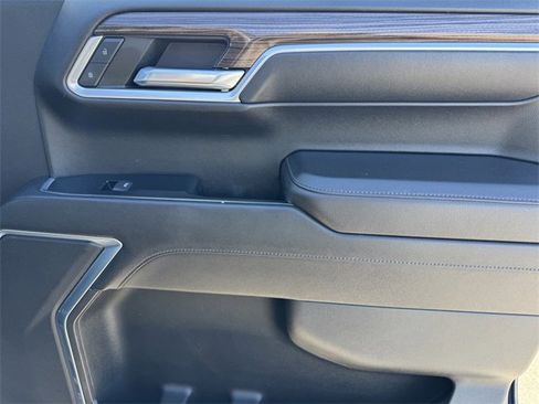 Used 2022 Chevrolet Silverado 1500 LT image 9