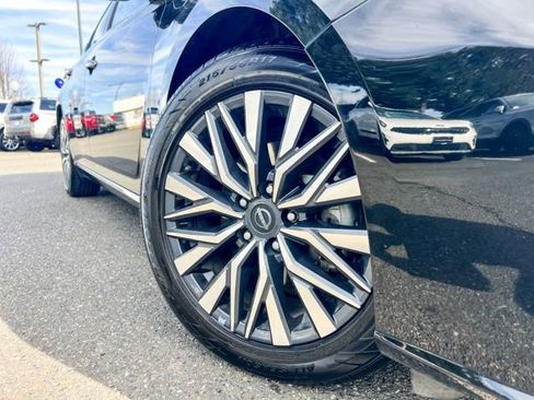 Used 2024 Nissan Altima 2.5 SV w/ SV Premium Package image 2