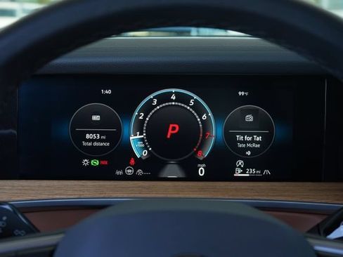 Used 2025 Volkswagen Tiguan SEL R-Line AWD/4WD image 18
