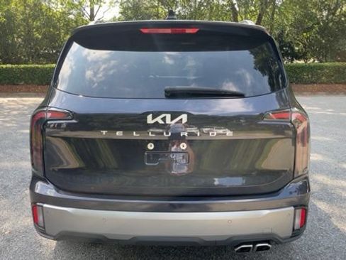 Used 2025 Kia Telluride EX w/ EX Captain's Chair Package FWD image 8