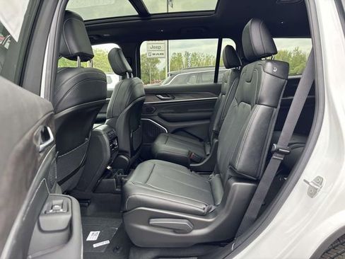 New 2026 Jeep Grand Cherokee L Limited AWD/4WD image 9