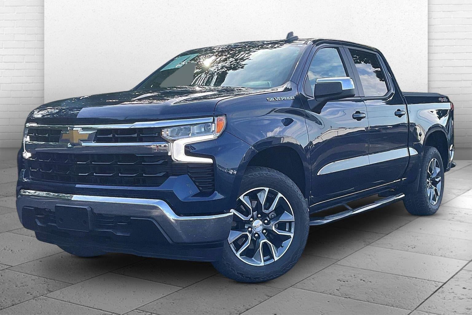 Used 2023 Chevrolet Silverado 1500 LT AWD/4WD image 13