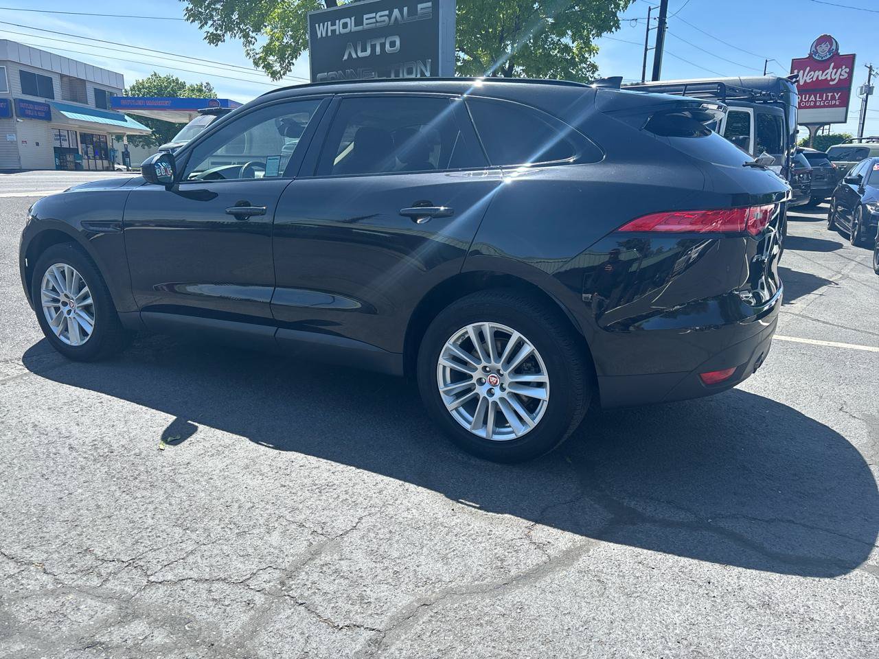 Used 2017 Jaguar F-PACE Prestige AWD/4WD image 3