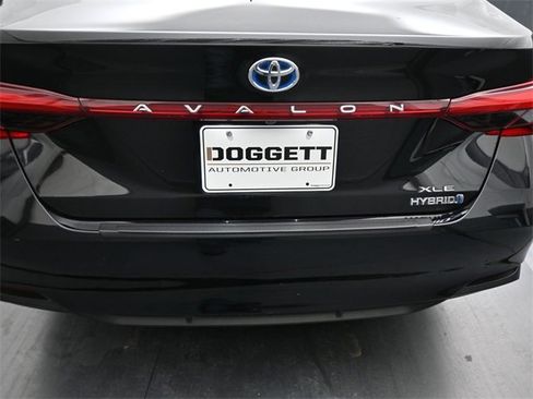 Used 2021 Toyota Avalon XLE w/ Carpet Mat Package (TMS) image 14