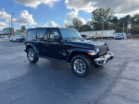 Used 2022 Jeep Wrangler Unlimited Sahara image 4
