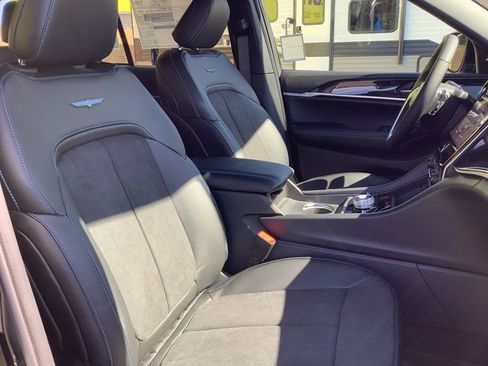 New 2024 Jeep Grand Cherokee Trailhawk image 38