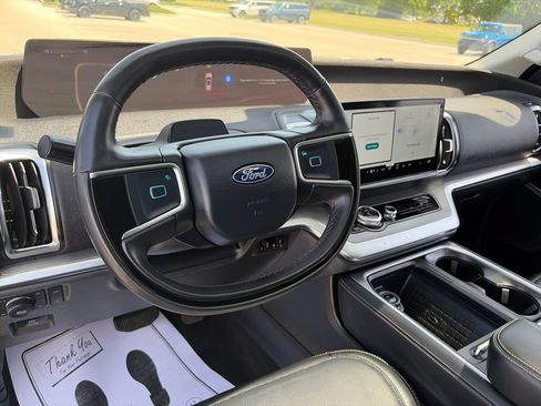 Used 2025 Ford Expedition Max Platinum AWD/4WD image 21