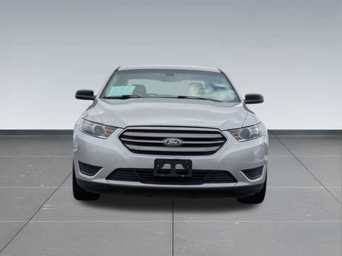 Used 2017 Ford Taurus SE FWD image 9