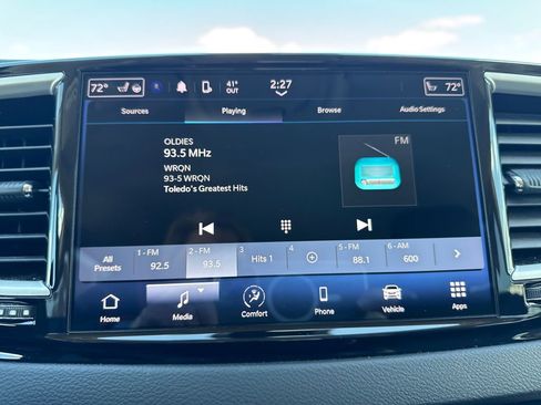 Used 2022 Chrysler Pacifica Touring-L image 22