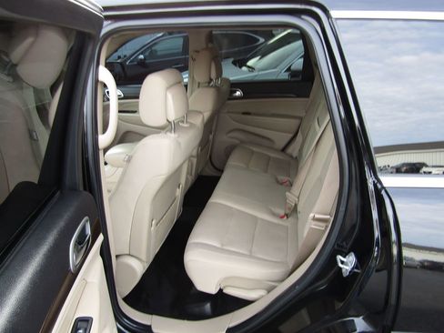 Used 2018 Jeep Grand Cherokee Laredo image 5