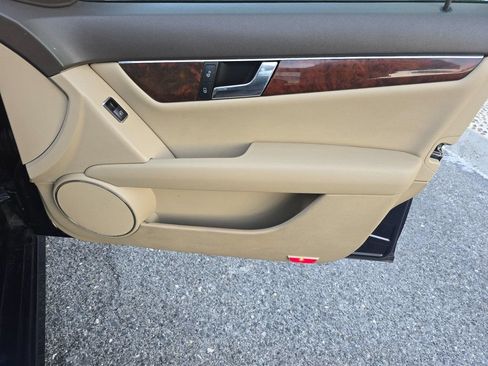 Used 2011 Mercedes-Benz C 300 4MATIC Sedan image 18