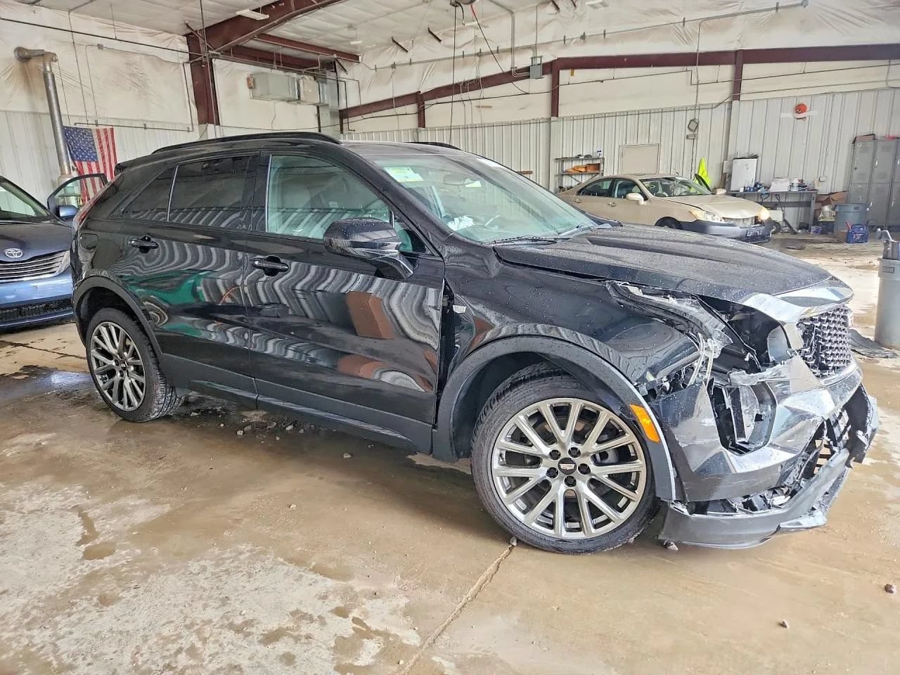 Used 2020 Cadillac XT4 Sport w/ LPO, Midnight Sport Package FWD image 2