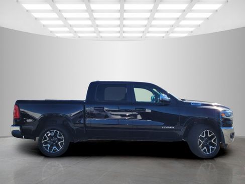 Used 2025 RAM 1500 Laramie AWD/4WD image 3
