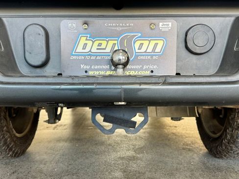 Used 2017 Chevrolet Colorado W/T w/ Custom Special Edition AWD/4WD image 9