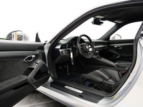 Used 2018 Porsche 911 GT3 RWD image 24