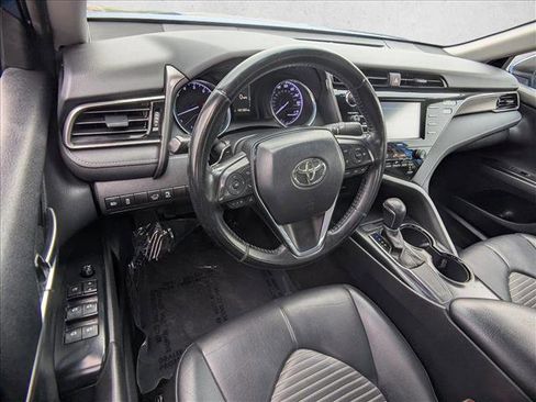 Used 2020 Toyota Camry SE FWD image 10