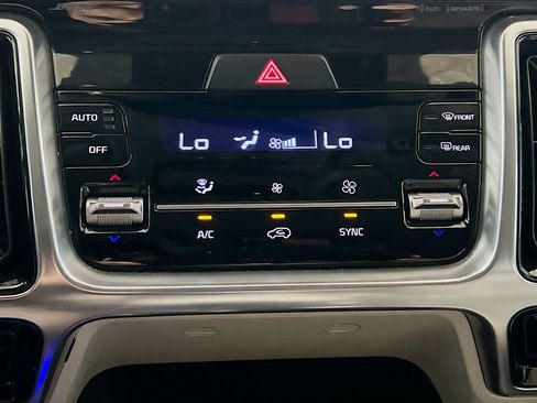 Used 2022 Kia Sorento SX FWD image 12