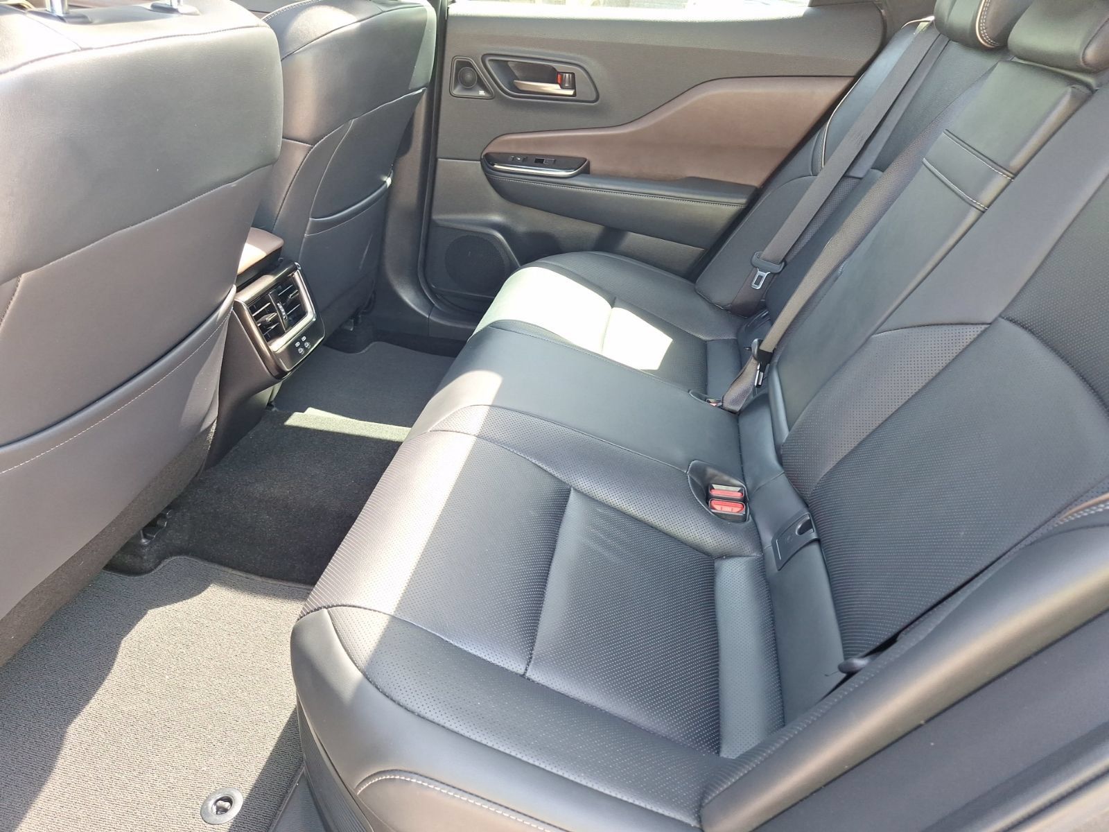 Used 2024 Toyota Crown AWD/4WD image 30