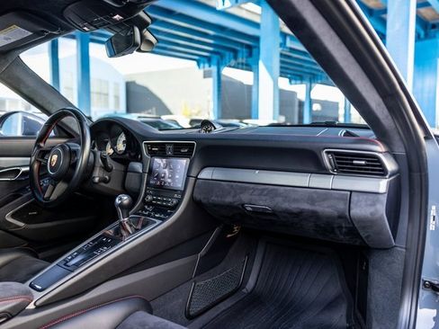 Used 2018 Porsche 911 GT3 image 32