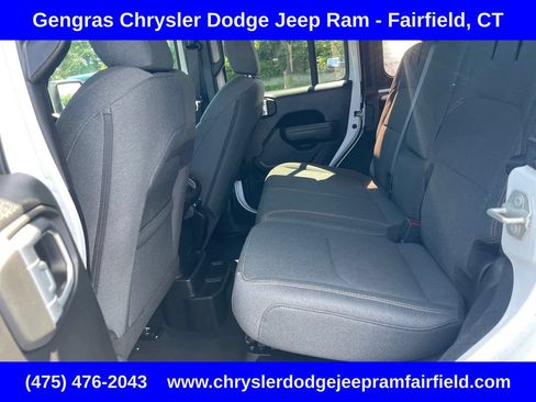Used 2024 Jeep Wrangler Unlimited w/ Convenience Group AWD/4WD image 38