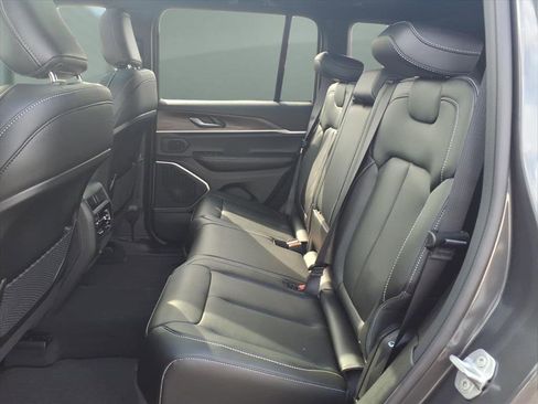 New 2026 Jeep Grand Cherokee Limited RWD image 21
