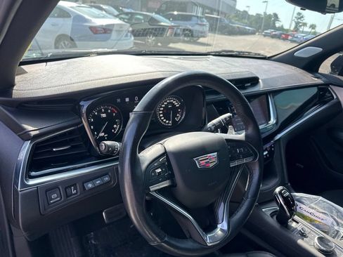 Used 2023 Cadillac XT6 Sport w/ Technology Package AWD/4WD image 14