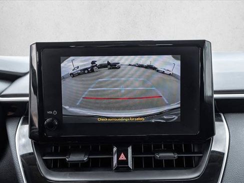 Used 2025 Toyota Corolla LE FWD image 16