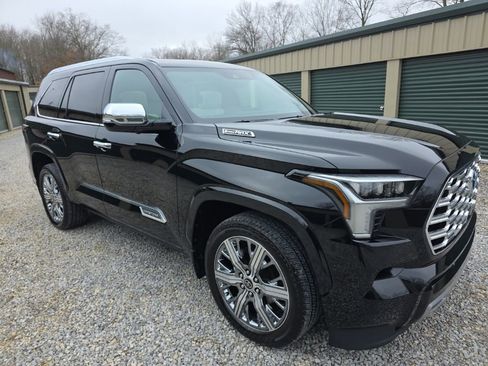 Used 2024 Toyota Sequoia Capstone image 9