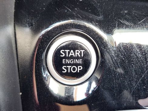 Used 2025 Nissan Versa SV FWD image 21