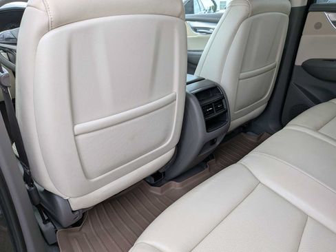 Used 2019 Cadillac XT5 Luxury AWD/4WD image 18