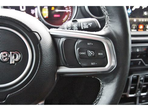 Used 2023 Jeep Wrangler Unlimited Sahara w/ Cold Weather Group AWD/4WD image 24