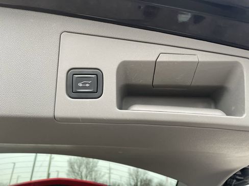 Certified 2022 Cadillac XT5 Premium Luxury image 18