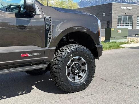 Used 2024 Ford F350 Lariat w/ Lariat Ultimate Package AWD/4WD image 4