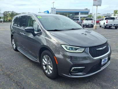 Used 2023 Chrysler Pacifica Touring-L