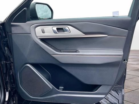 Certified 2025 Ford Explorer Active AWD/4WD image 24