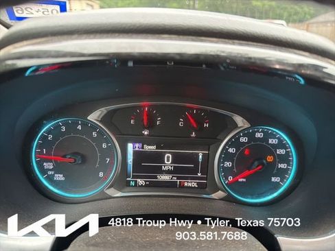 Used 2018 Chevrolet Traverse LT FWD image 17
