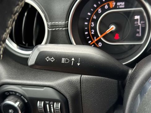 Used 2019 Jeep Wrangler Unlimited Sahara w/ Quick Order Package 24M Moab image 26