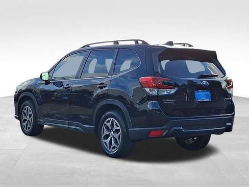 Used 2023 Subaru Forester Premium AWD/4WD image 4