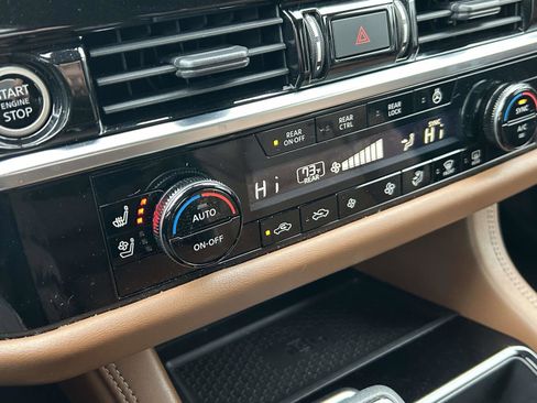 Used 2022 Nissan Pathfinder Platinum w/ Cargo Package image 27