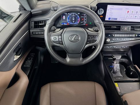 Used 2024 Lexus ES 350 w/ Premium Package image 16