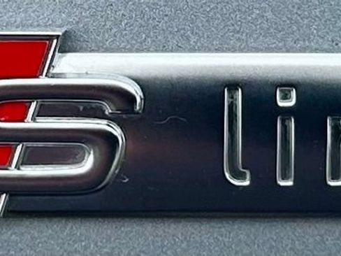 Used 2021 Audi Q8 Premium Plus AWD/4WD image 30