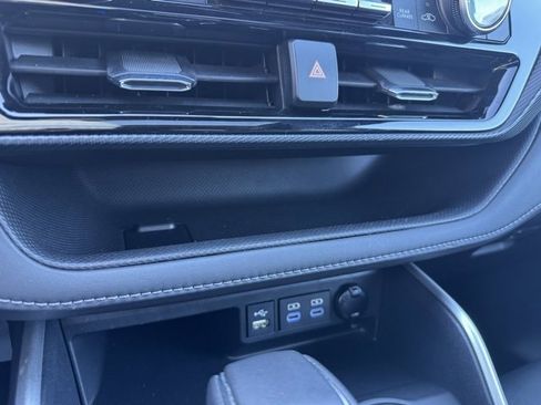 Certified 2022 Toyota Highlander XSE image 18