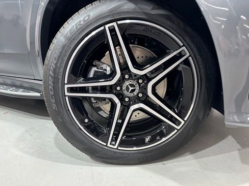 New 2026 Mercedes-Benz GLS 450 4MATIC image 9