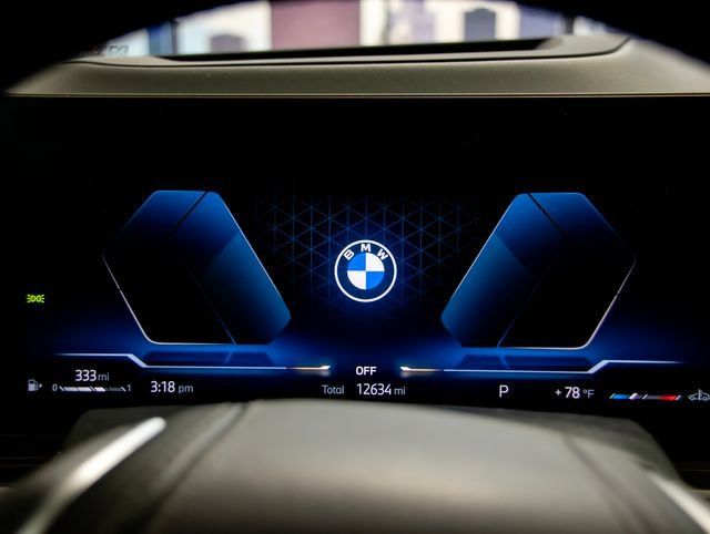 Used 2025 BMW X5 xDrive40i w/ Premium Package AWD/4WD image 17
