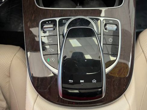 Used 2020 Mercedes-Benz E 350 Sedan image 26