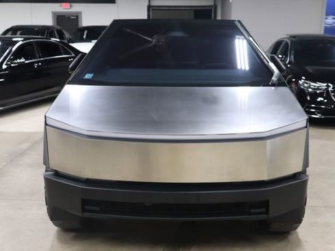 Used 2024 Tesla Cybertruck AWD Crew Cab image 9