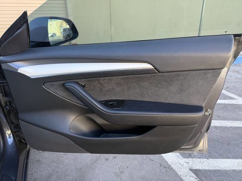 Used 2021 Tesla Model 3 Performance image 27