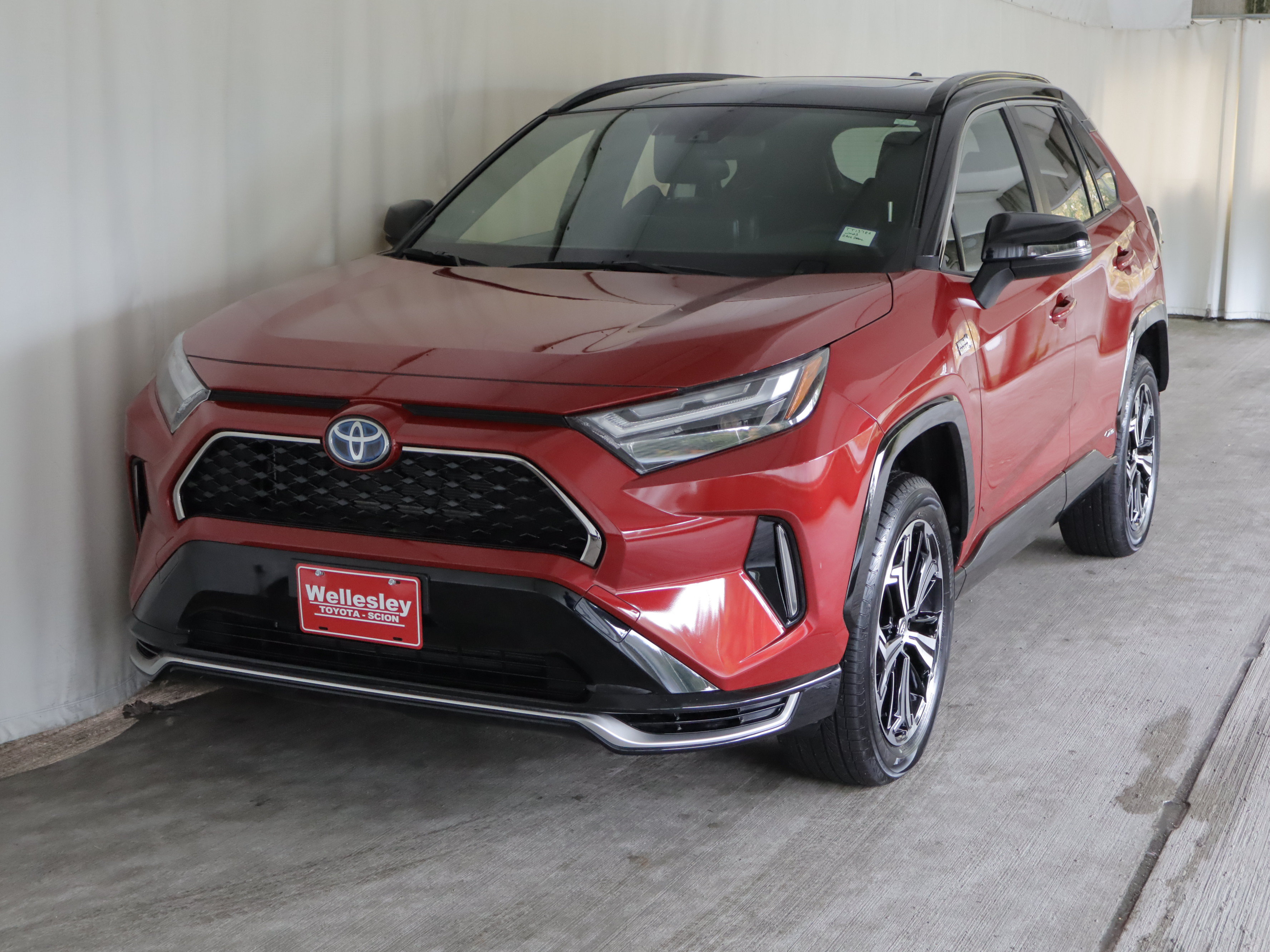 Used 2023 Toyota RAV4 XSE w/ Weather Package AWD/4WD image 25